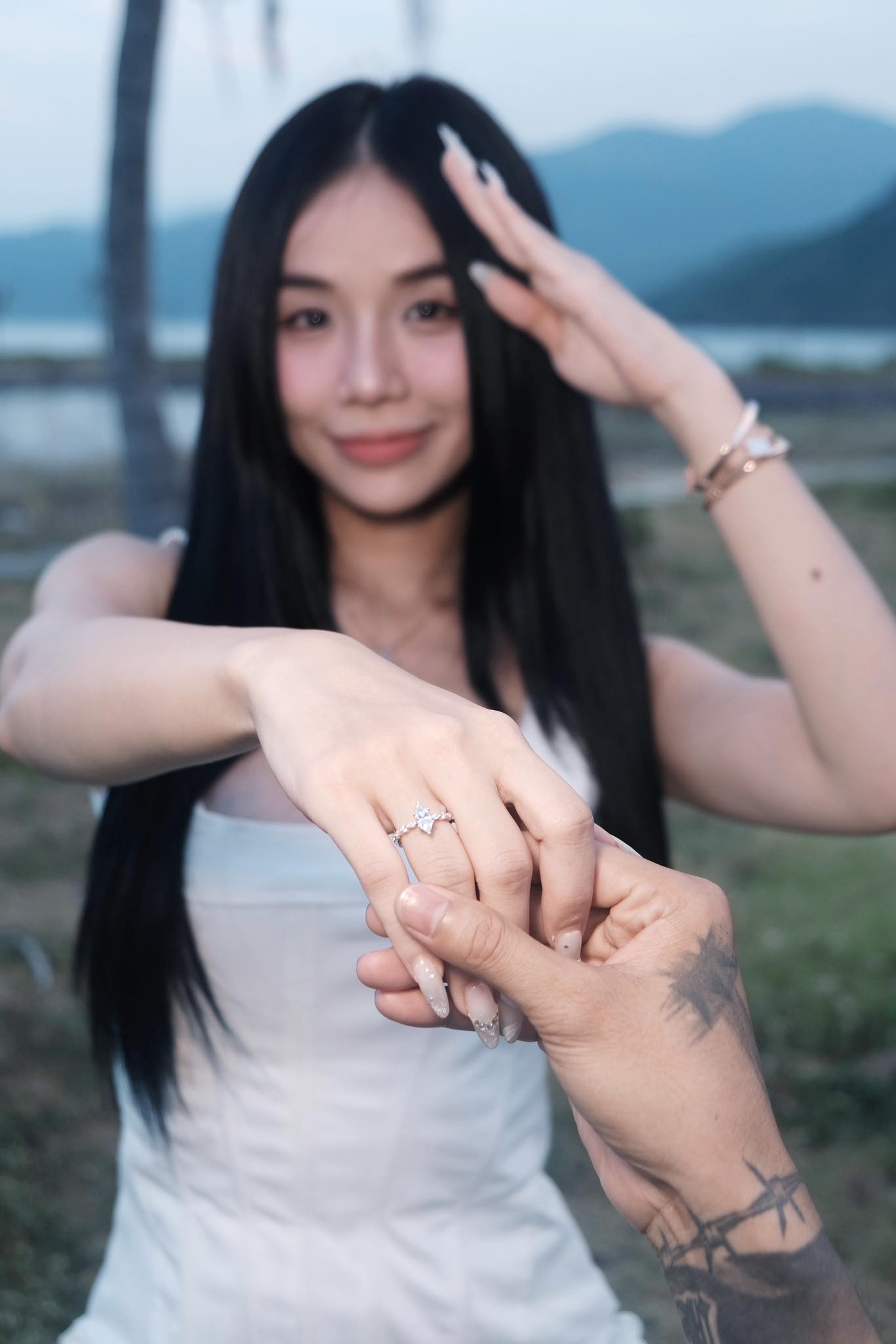 Căng: Cindy Lư phản pháo chí mạng khi bị cà khịa sẽ không cưới nổi Đạt G- Ảnh 3. Căng: Cindy Lư phản pháo chí mạng khi bị cà khịa sẽ không cưới nổi Đạt G- Ảnh 3.