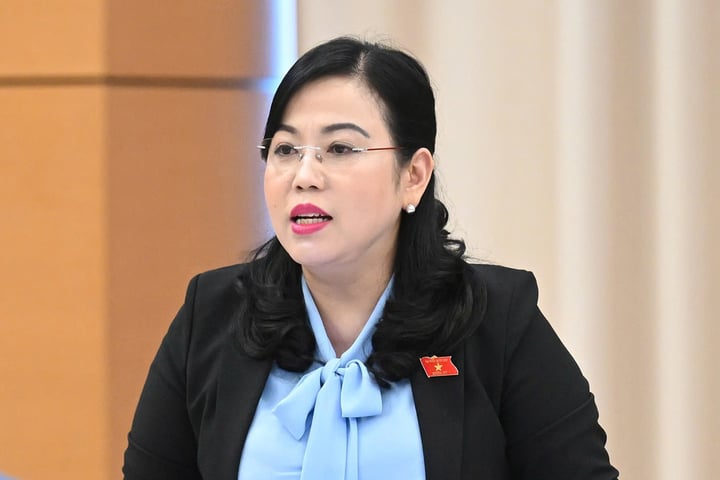 Bộ trưởng GD&ĐT lý giải việc cấm giáo viên dạy thêm học sinh chính khóa - Ảnh 2. Bộ trưởng GD&ĐT lý giải việc cấm giáo viên dạy thêm học sinh chính khóa - Ảnh 2.