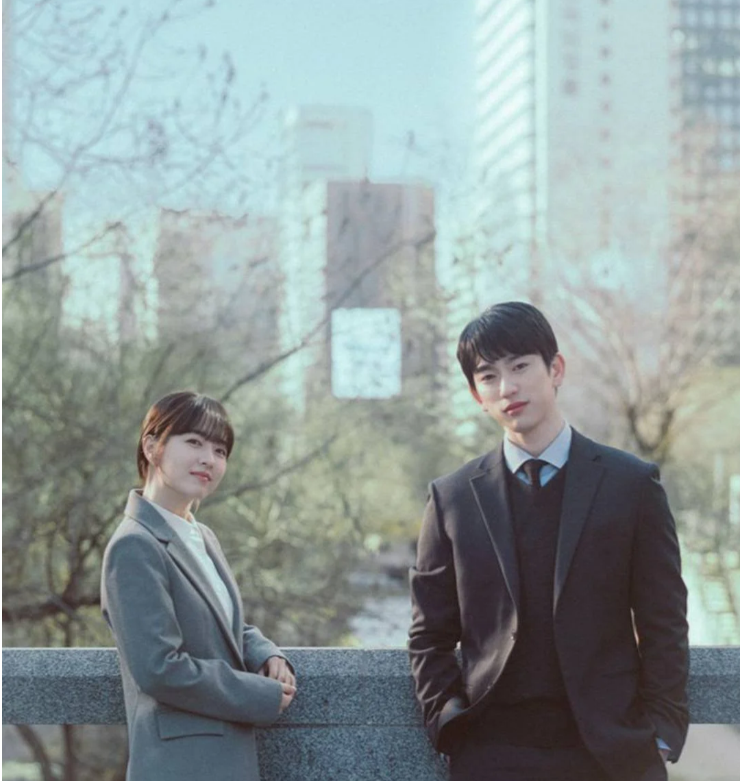 Our Unwritten Seoul: Nếu bạn đang gượng cười nơi văn phòng và bật khóc khi về nhà, thì đây là bộ phim dành cho bạn - Ảnh 6. Our Unwritten Seoul: Nếu bạn đang gượng cười nơi văn phòng và bật khóc khi về nhà, thì đây là bộ phim dành cho bạn - Ảnh 6.