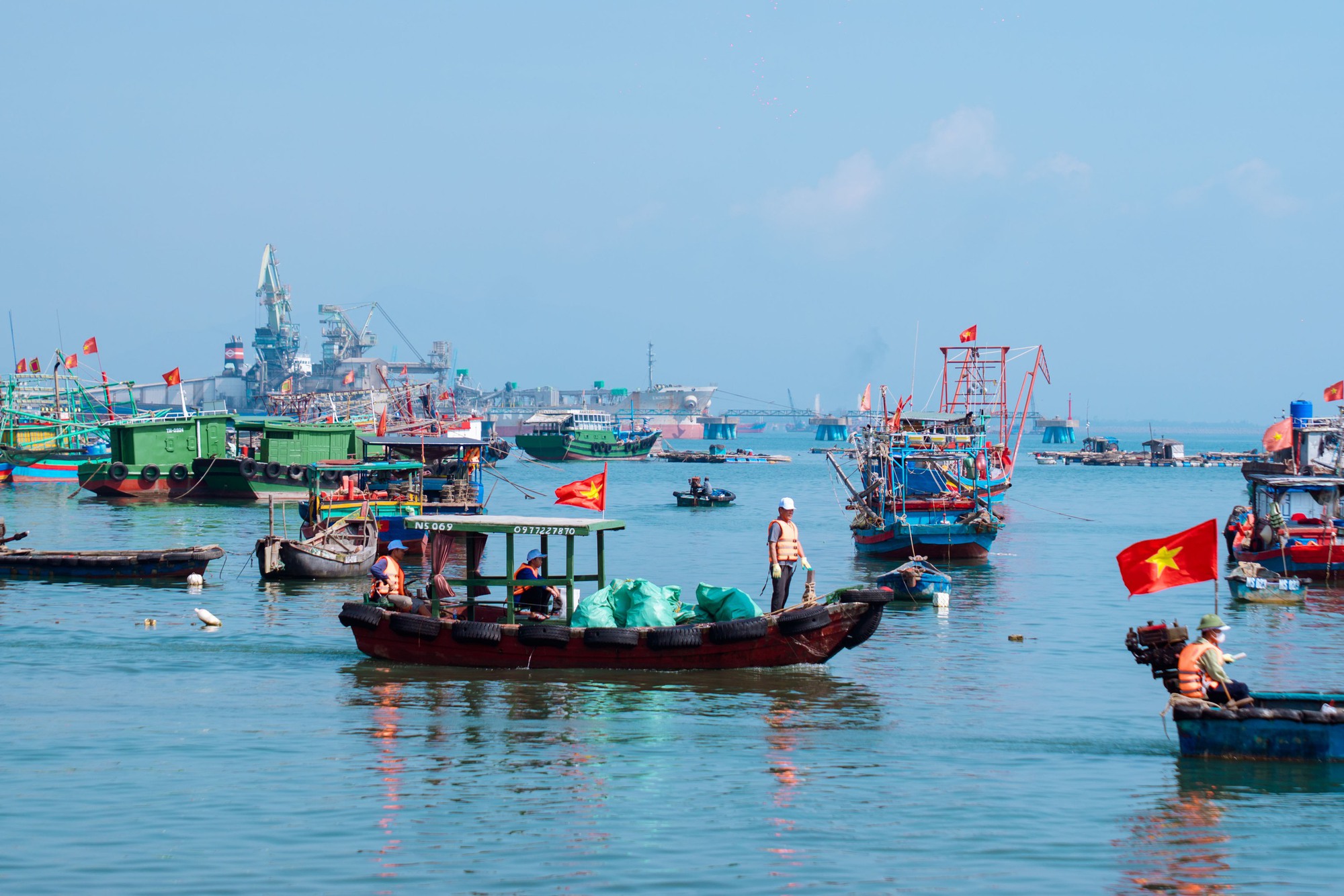 Bãi biển Vịnh Nghi Sơn được Bãi biển Vịnh Nghi Sơn được