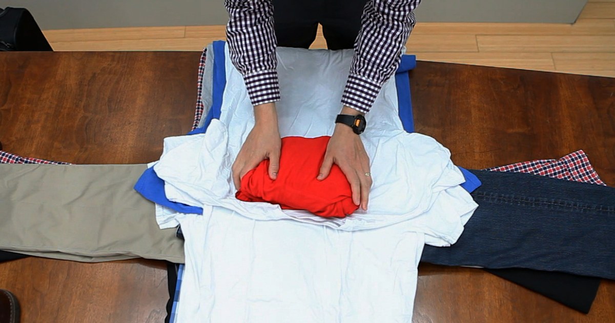 3 cách gấp đồ giúp tôi mang cả tủ quần áo vào vali 7kg đi du lịch mà quần áo vẫn phẳng, đồ vẫn đủ - Ảnh 5. 3 cách gấp đồ giúp tôi mang cả tủ quần áo vào vali 7kg đi du lịch mà quần áo vẫn phẳng, đồ vẫn đủ - Ảnh 5.
