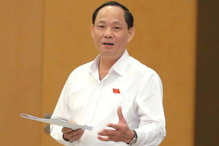 Bộ trưởng GD&ĐT lý giải việc cấm giáo viên dạy thêm học sinh chính khóa - Ảnh 3. Bộ trưởng GD&ĐT lý giải việc cấm giáo viên dạy thêm học sinh chính khóa - Ảnh 3.