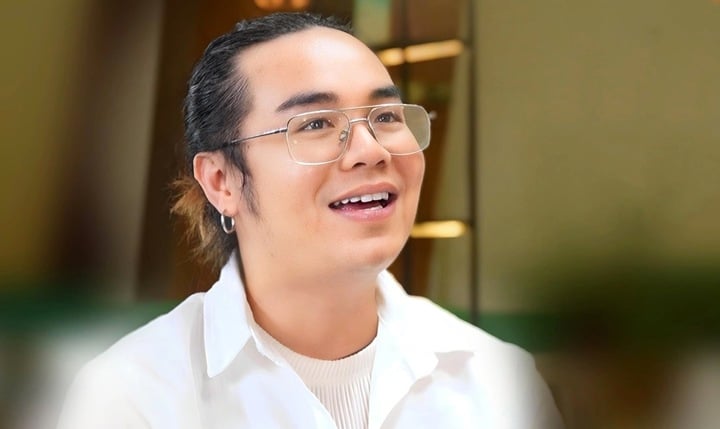'Thần đồng âm nhạc' lừng lẫy giờ chật vật với nghề, từng làm nhân viên quán bar - Ảnh 4. 'Thần đồng âm nhạc' lừng lẫy giờ chật vật với nghề, từng làm nhân viên quán bar - Ảnh 4.