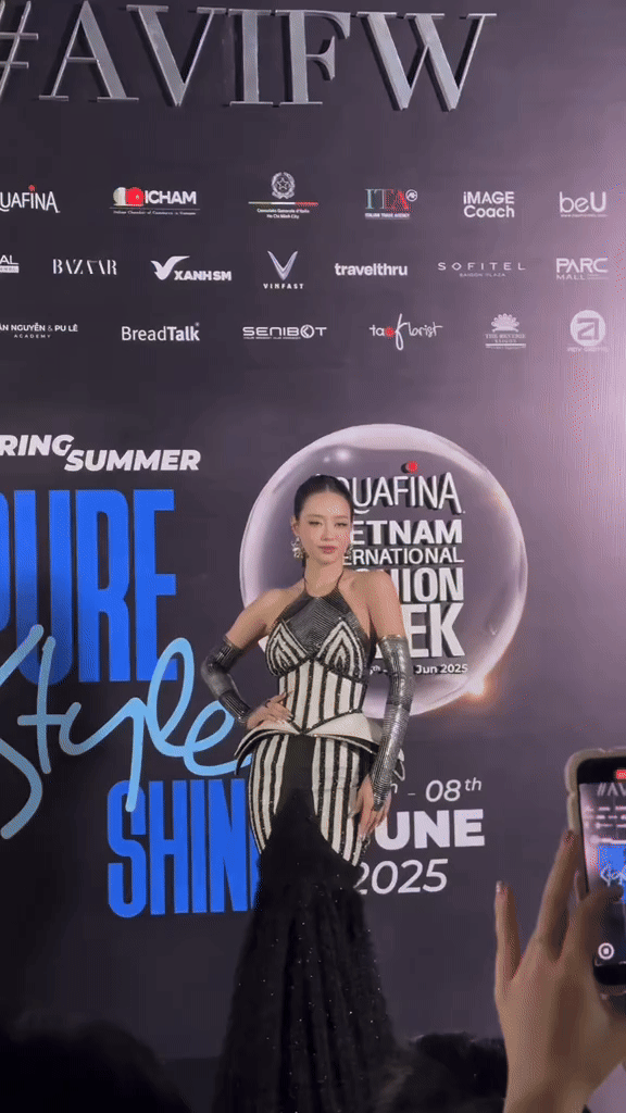 Chuyện hiếm: 1 Á hậu Việt đến tổng duyệt tại fashion week nhưng vẫn bị huỷ show phút chót- Ảnh 2. Chuyện hiếm: 1 Á hậu Việt đến tổng duyệt tại fashion week nhưng vẫn bị huỷ show phút chót- Ảnh 2.