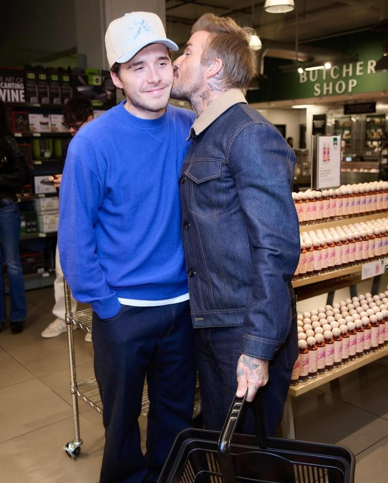 5 sự thật bị hiểu lầm về bi kịch gia tộc Beckham: Nước mắt, hình xăm và chuỗi sự kiện bị xuyên tạc - Ảnh 5. 5 sự thật bị hiểu lầm về bi kịch gia tộc Beckham: Nước mắt, hình xăm và chuỗi sự kiện bị xuyên tạc - Ảnh 5.