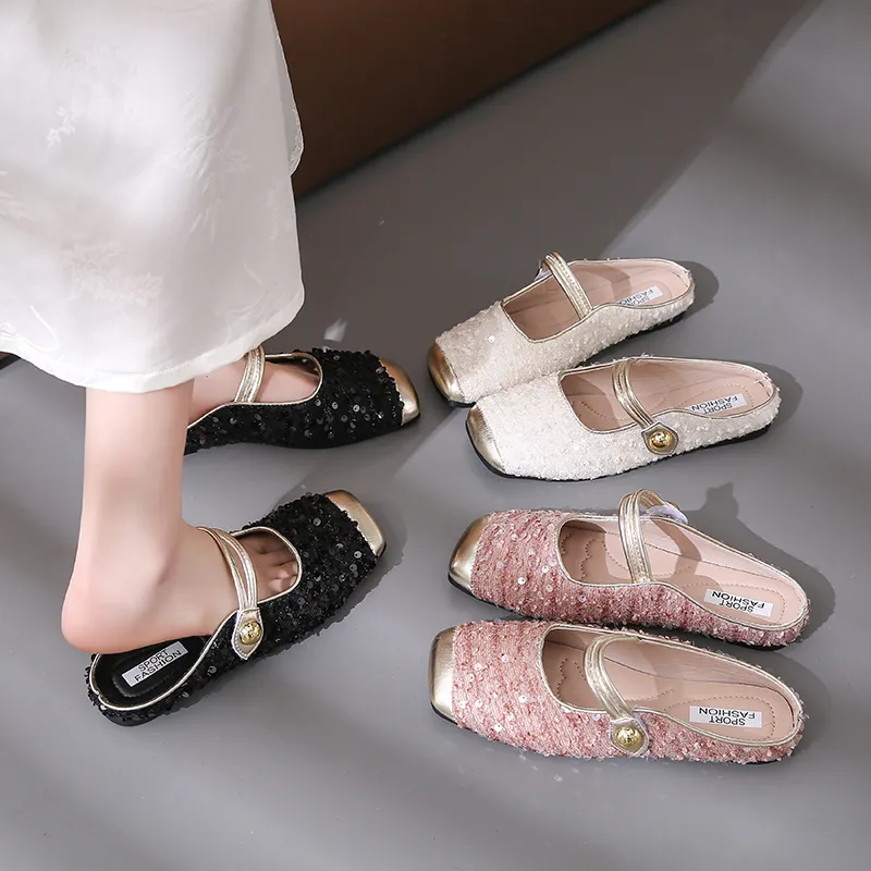 Đôi &quot;giày móng ngựa&quot; 30 triệu mà Lisa diện mãi không chán - Ảnh 11.