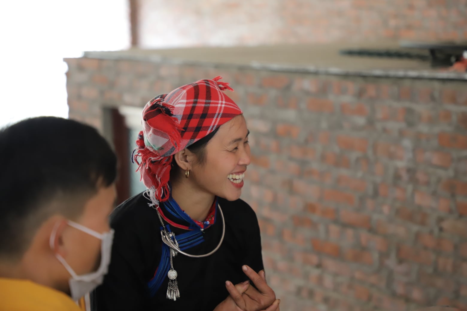Vì sao "chị đẹp" dân tộc Tày lại trở thành hiện tượng sau Gia đình Haha: Phụ nữ phi thường dưới vẻ ngoài bình thường là đây!- Ảnh 3.