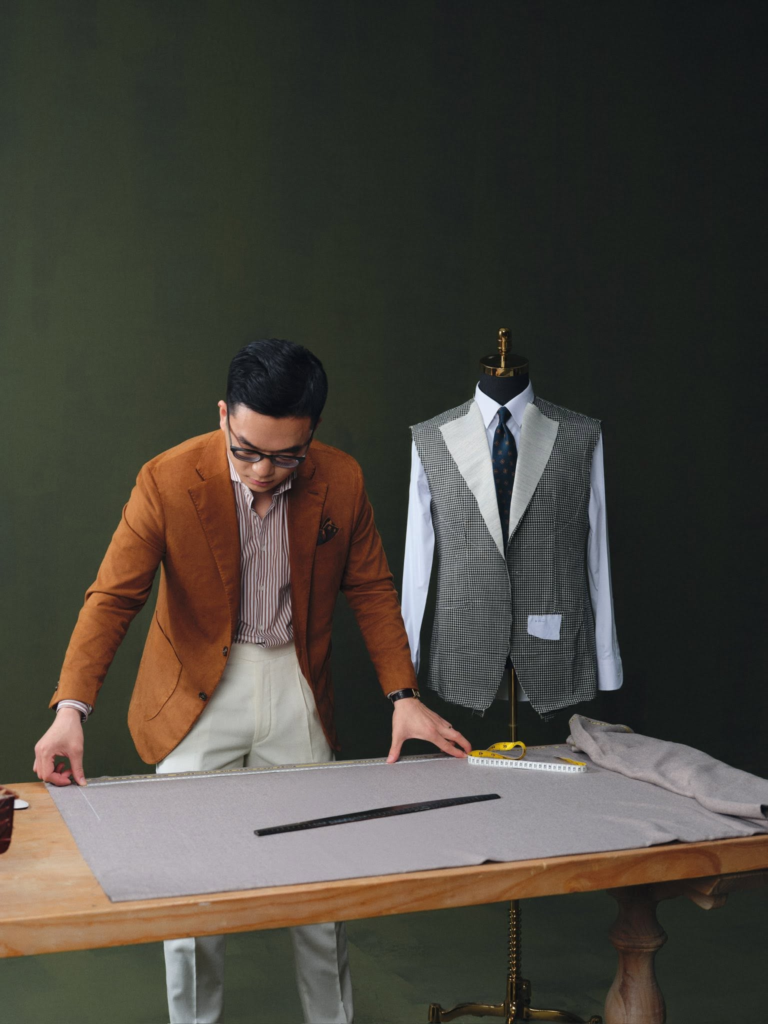 Thế hệ thứ 3 của Tiệm may Văn Hùng Tailor:  - Ảnh 4.