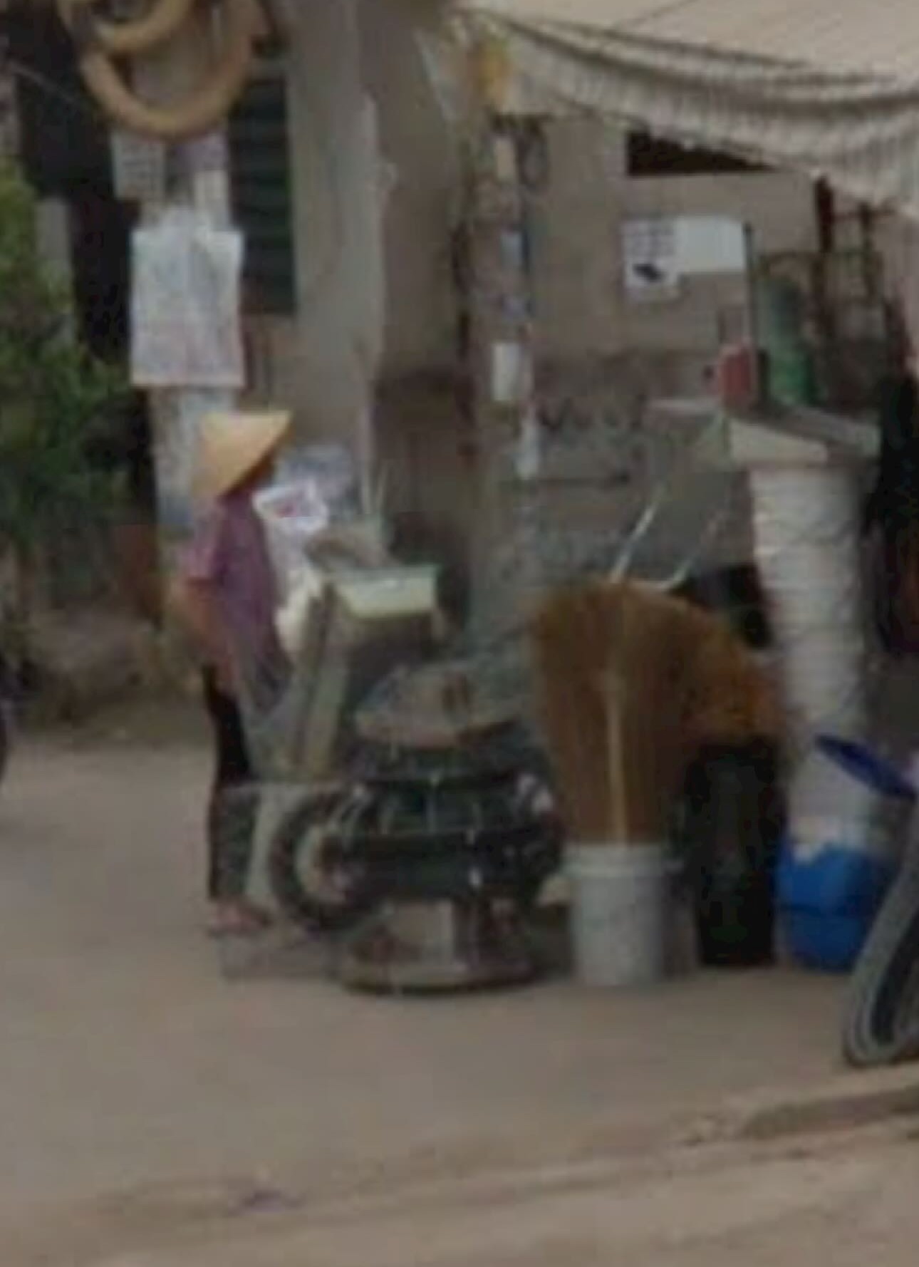 Google Maps hóa cỗ máy thời gian, thấy người thân đã mất ở ngay trước nhà: Trend này tốn nước mắt- Ảnh 9. Google Maps hóa cỗ máy thời gian, thấy người thân đã mất ở ngay trước nhà: Trend này tốn nước mắt- Ảnh 9.