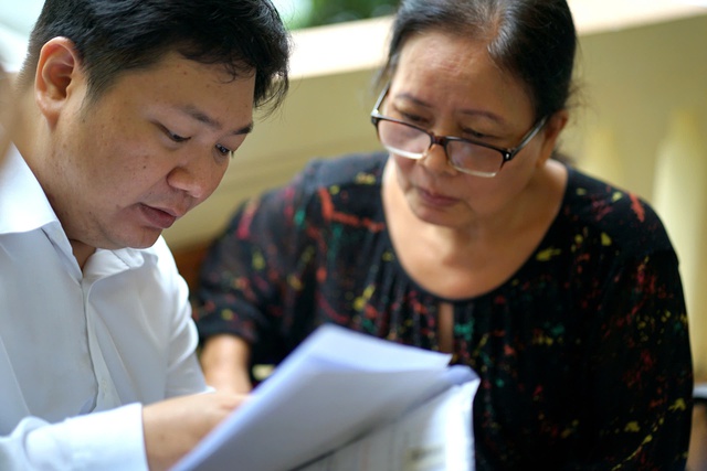 Những hình ảnh đầu tiên trên cả nước trong ngày lịch sử: Cặp đôi háo hức đăng ký kết hôn, pano chào mừng ngập tràn phố phường - Ảnh 24.