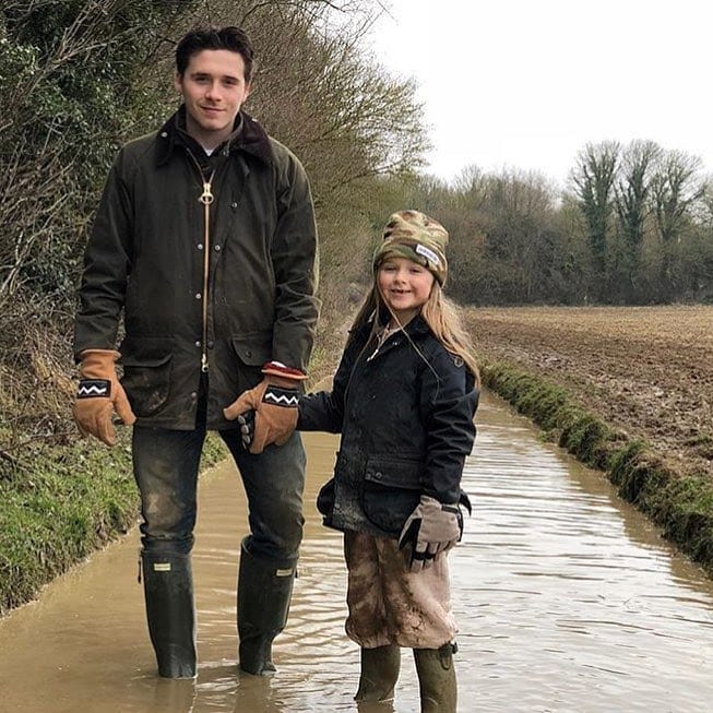 Ảnh: Harper Beckham từng là em gái út hạnh phúc nhất trong vòng tay anh cả, chị dâu, nay chỉ còn tiếc nuối...- Ảnh 9. Ảnh: Harper Beckham từng là em gái út hạnh phúc nhất trong vòng tay anh cả, chị dâu, nay chỉ còn tiếc nuối...- Ảnh 9.
