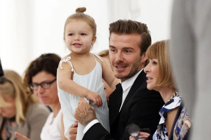 Ngắm tiểu thư Harper Beckham ngày nhỏ đáng yêu như thiên thần giờ hóa thiếu nữ phổng phao khiến ai cũng trầm trồ- Ảnh 3. Ngắm tiểu thư Harper Beckham ngày nhỏ đáng yêu như thiên thần giờ hóa thiếu nữ phổng phao khiến ai cũng trầm trồ- Ảnh 3.