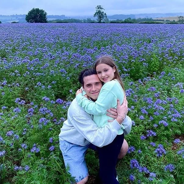 Ảnh: Harper Beckham từng là em gái út hạnh phúc nhất trong vòng tay anh cả, chị dâu, nay chỉ còn tiếc nuối...- Ảnh 14. Ảnh: Harper Beckham từng là em gái út hạnh phúc nhất trong vòng tay anh cả, chị dâu, nay chỉ còn tiếc nuối...- Ảnh 14.