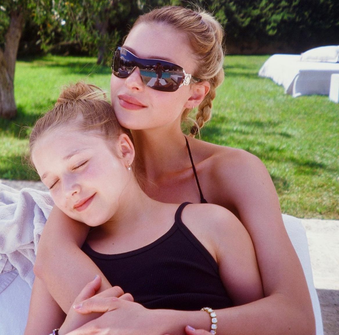 Ảnh: Harper Beckham từng là em gái út hạnh phúc nhất trong vòng tay anh cả, chị dâu, nay chỉ còn tiếc nuối...- Ảnh 23. Ảnh: Harper Beckham từng là em gái út hạnh phúc nhất trong vòng tay anh cả, chị dâu, nay chỉ còn tiếc nuối...- Ảnh 23.