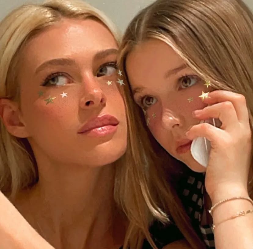 Ảnh: Harper Beckham từng là em gái út hạnh phúc nhất trong vòng tay anh cả, chị dâu, nay chỉ còn tiếc nuối...- Ảnh 26. Ảnh: Harper Beckham từng là em gái út hạnh phúc nhất trong vòng tay anh cả, chị dâu, nay chỉ còn tiếc nuối...- Ảnh 26.