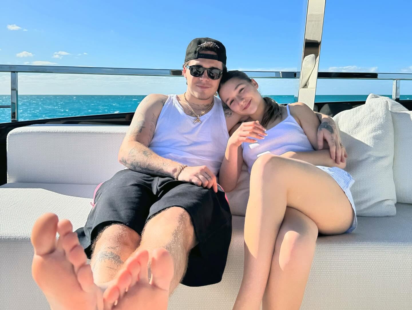 Ảnh: Harper Beckham từng là em gái út hạnh phúc nhất trong vòng tay anh cả, chị dâu, nay chỉ còn tiếc nuối...- Ảnh 15. Ảnh: Harper Beckham từng là em gái út hạnh phúc nhất trong vòng tay anh cả, chị dâu, nay chỉ còn tiếc nuối...- Ảnh 15.