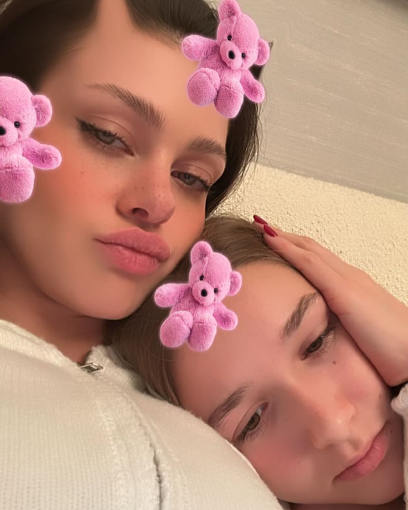 Ảnh: Harper Beckham từng là em gái út hạnh phúc nhất trong vòng tay anh cả, chị dâu, nay chỉ còn tiếc nuối...- Ảnh 29. Ảnh: Harper Beckham từng là em gái út hạnh phúc nhất trong vòng tay anh cả, chị dâu, nay chỉ còn tiếc nuối...- Ảnh 29.