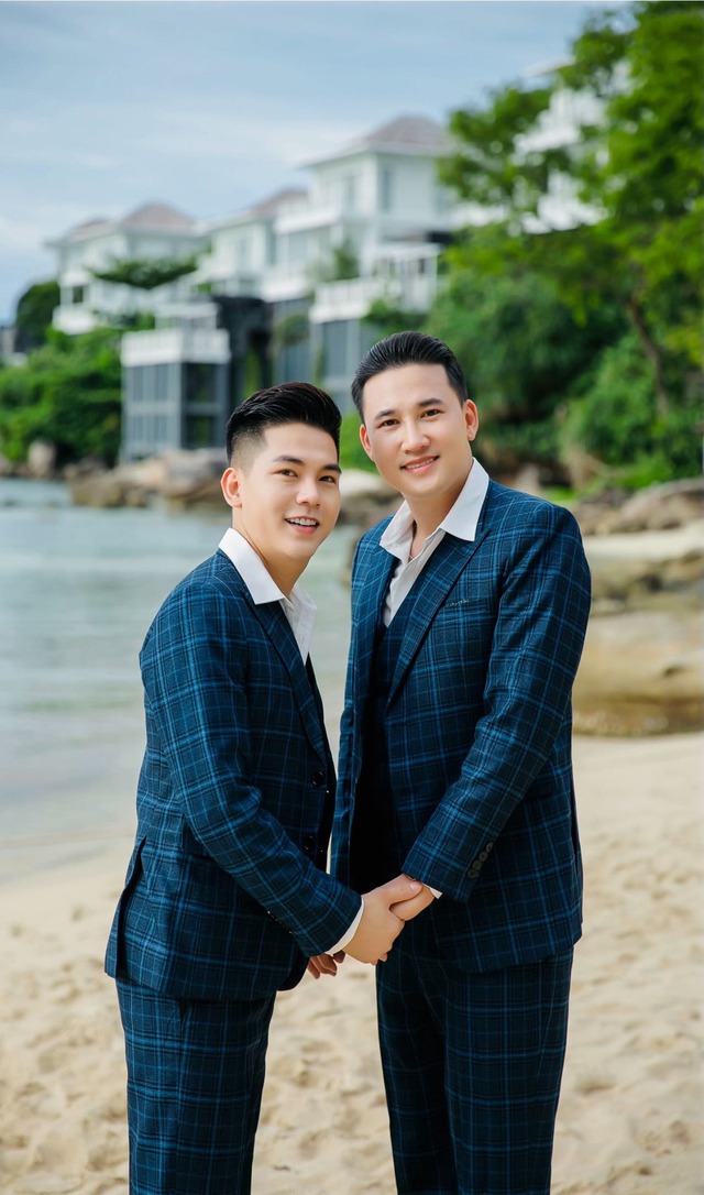 Sao nam được chồng tổ chức sinh nhật hoành tráng: Tặng vòng kim cương sáng chói mắt, phát cẩu lương tới tấp - Ảnh 5. Sao nam được chồng tổ chức sinh nhật hoành tráng: Tặng vòng kim cương sáng chói mắt, phát cẩu lương tới tấp - Ảnh 5.