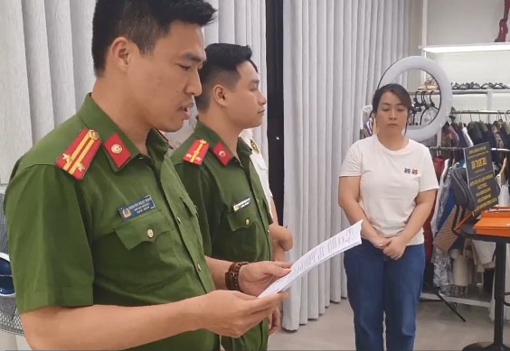 Chủ shop Hà Nội bán hàng online, doanh thu hơn 834 tỷ đồng vừa bị bắt là ai? - Ảnh 5. Chủ shop Hà Nội bán hàng online, doanh thu hơn 834 tỷ đồng vừa bị bắt là ai? - Ảnh 5.
