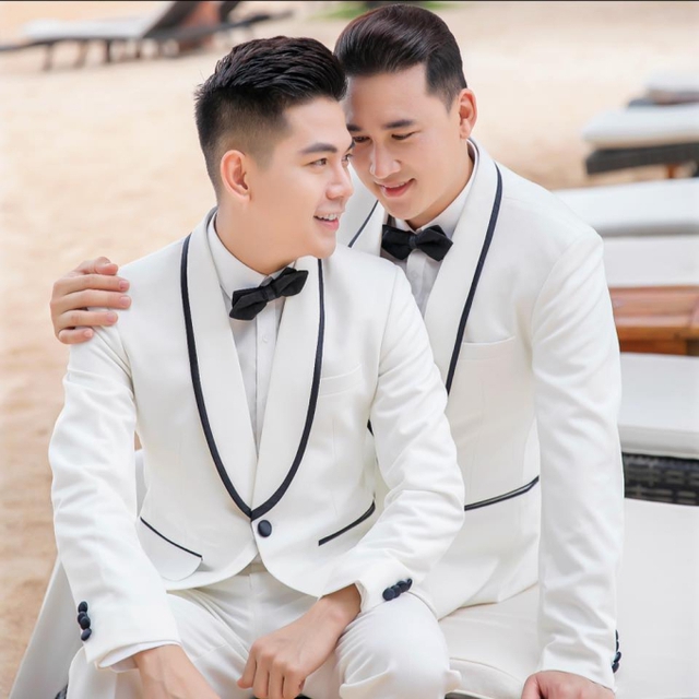 Sao nam được chồng tổ chức sinh nhật hoành tráng: Tặng vòng kim cương sáng chói mắt, phát cẩu lương tới tấp - Ảnh 4. Sao nam được chồng tổ chức sinh nhật hoành tráng: Tặng vòng kim cương sáng chói mắt, phát cẩu lương tới tấp - Ảnh 4.