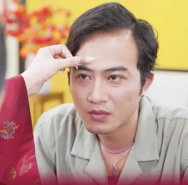 Hàng loạt video nghệ sĩ Việt quảng cáo chân mày phong thủy biến mất - Ảnh 2. Hàng loạt video nghệ sĩ Việt quảng cáo chân mày phong thủy biến mất - Ảnh 2.