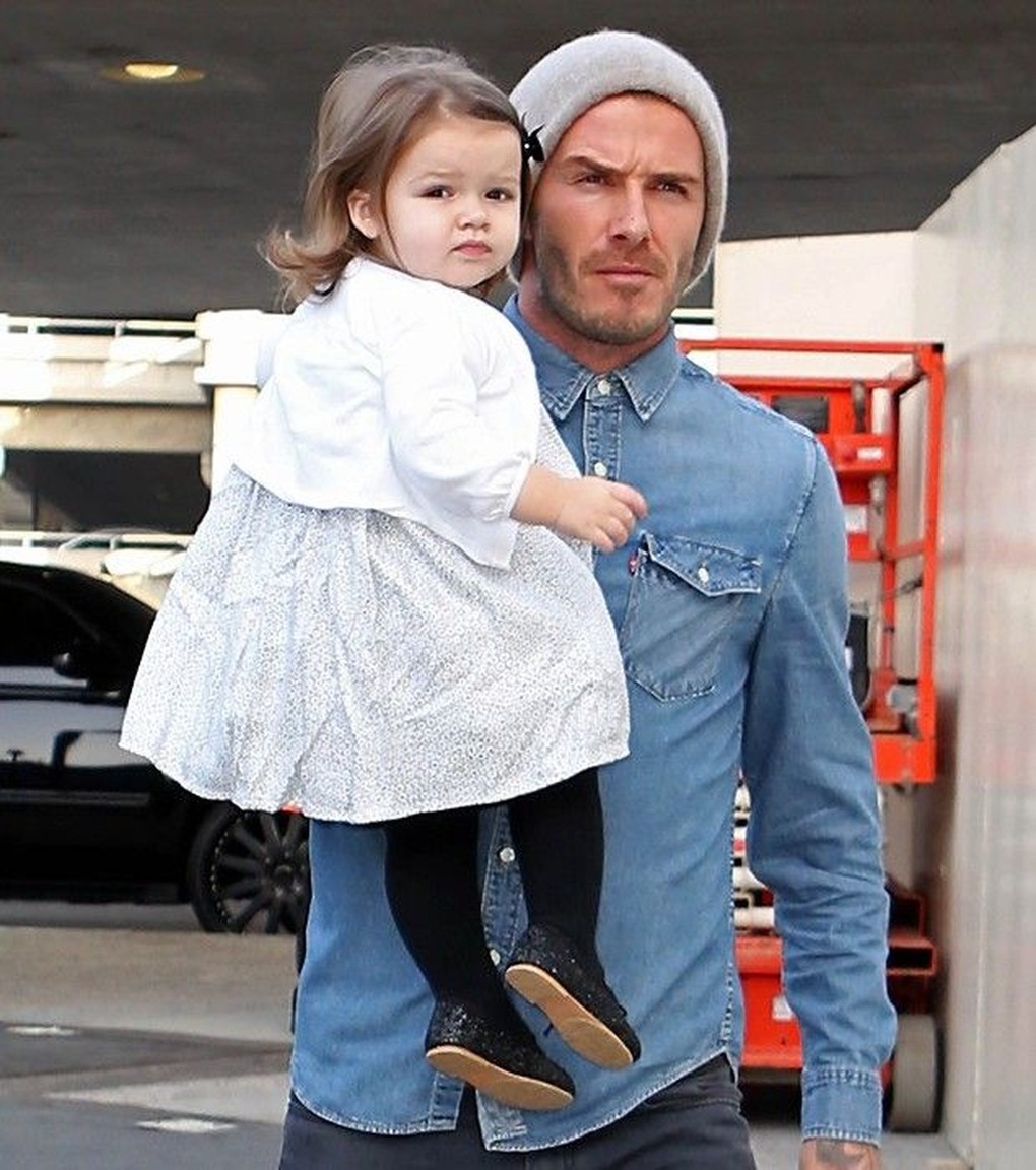 Ngắm tiểu thư Harper Beckham ngày nhỏ đáng yêu như thiên thần giờ hóa thiếu nữ phổng phao khiến ai cũng trầm trồ- Ảnh 6. Ngắm tiểu thư Harper Beckham ngày nhỏ đáng yêu như thiên thần giờ hóa thiếu nữ phổng phao khiến ai cũng trầm trồ- Ảnh 6.