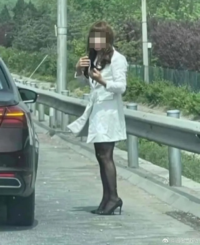 Tin mới nhất vụ "Hồng Tỷ" giả gái lừa tình 1.700 trai đẹp: Nghi vấn 3 người xét nghiệm dương tính với HIV - Ảnh 5. Tin mới nhất vụ "Hồng Tỷ" giả gái lừa tình 1.700 trai đẹp: Nghi vấn 3 người xét nghiệm dương tính với HIV - Ảnh 5.
