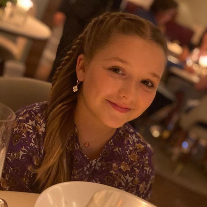 Ngắm tiểu thư Harper Beckham ngày nhỏ đáng yêu như thiên thần giờ hóa thiếu nữ phổng phao khiến ai cũng trầm trồ- Ảnh 14. Ngắm tiểu thư Harper Beckham ngày nhỏ đáng yêu như thiên thần giờ hóa thiếu nữ phổng phao khiến ai cũng trầm trồ- Ảnh 14.