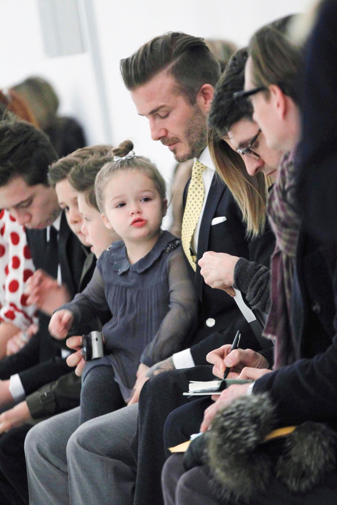 Ngắm tiểu thư Harper Beckham ngày nhỏ đáng yêu như thiên thần giờ hóa thiếu nữ phổng phao khiến ai cũng trầm trồ- Ảnh 5. Ngắm tiểu thư Harper Beckham ngày nhỏ đáng yêu như thiên thần giờ hóa thiếu nữ phổng phao khiến ai cũng trầm trồ- Ảnh 5.