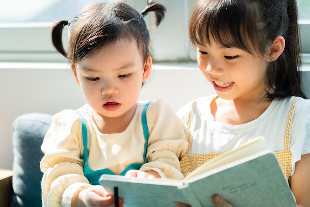 Di truyền hay cách nuôi dạy: Cái nào ảnh hưởng đến tính cách con hơn? Câu trả lời khiến hàng triệu cha mẹ SỐC!- Ảnh 1. Di truyền hay cách nuôi dạy: Cái nào ảnh hưởng đến tính cách con hơn? Câu trả lời khiến hàng triệu cha mẹ SỐC!- Ảnh 1.