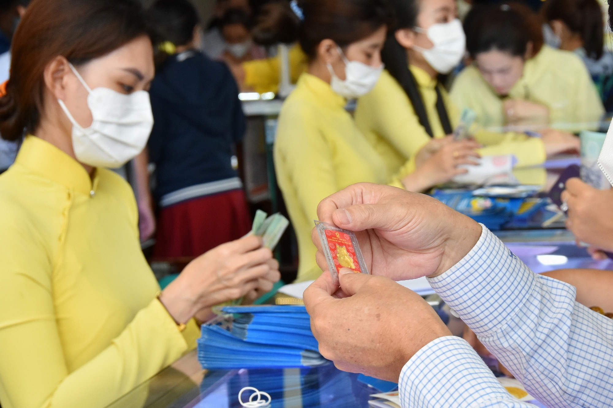 Giá vàng hôm nay, 10-7: Tăng mạnh trở lại - Ảnh 1. Giá vàng hôm nay, 10-7: Tăng mạnh trở lại - Ảnh 1.