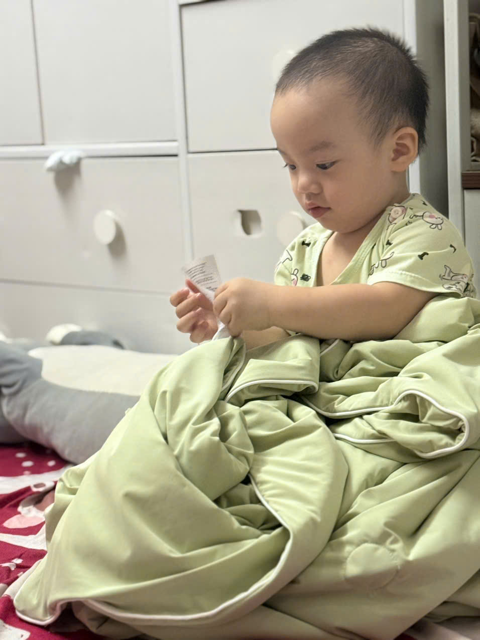 Review chăn lạnh nhà Ru9: Mềm - mát - mịn, không bị mồ hôi lưng gáy nhưng dễ thành Review chăn lạnh nhà Ru9: Mềm - mát - mịn, không bị mồ hôi lưng gáy nhưng dễ thành