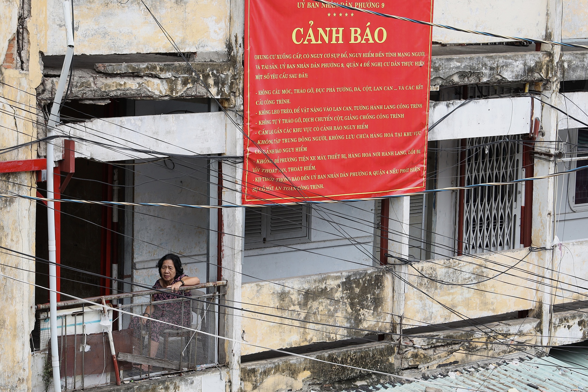 Loạt ảnh &quot;khiếp&quot; với ẩn họa cháy nổ tại nhiều chung cư, cư xá cũ ở TP HCM- Ảnh 13.