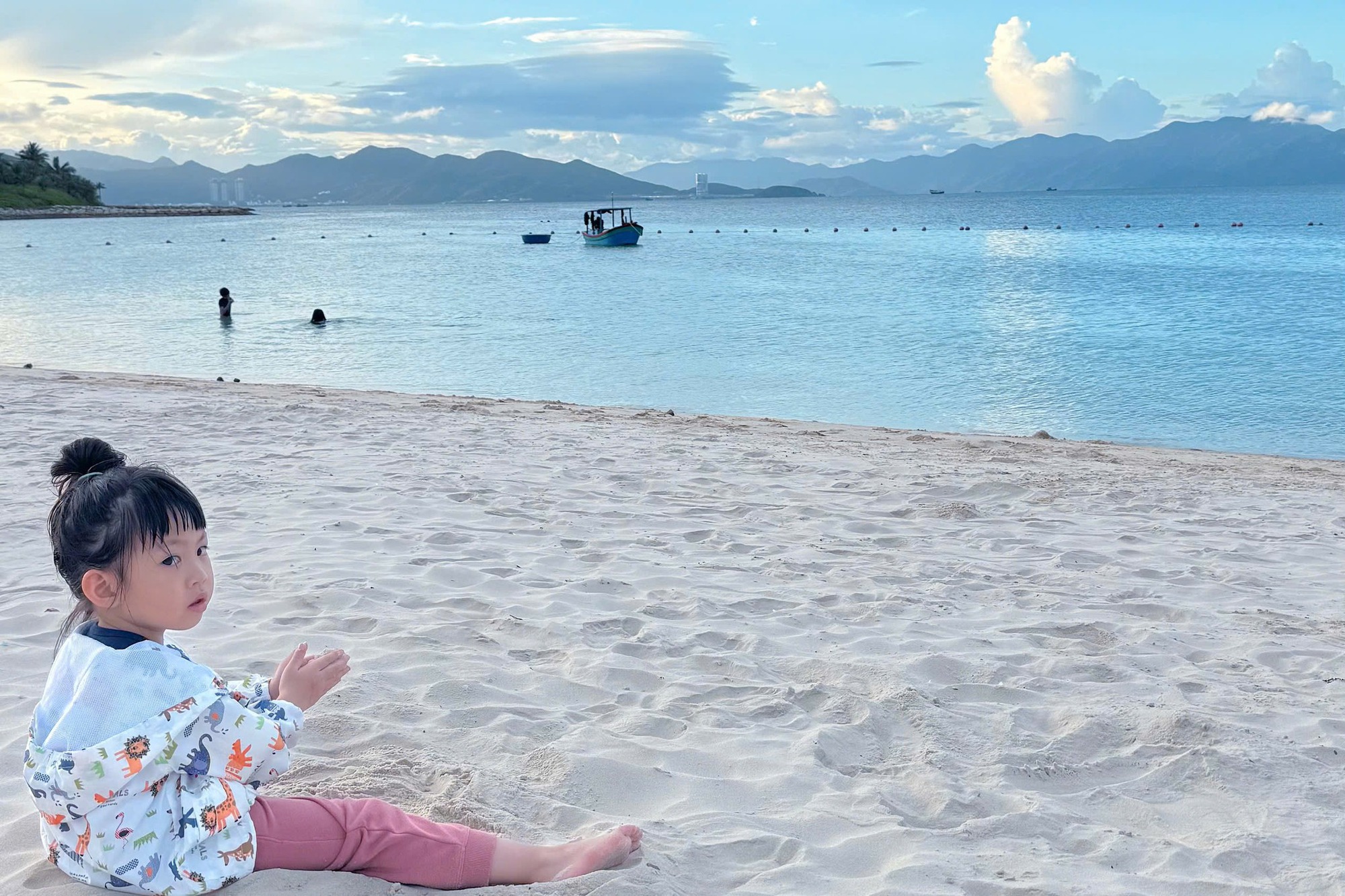 Mẹ 4 con dắt nhau lên tàu đi chill: Tưởng thảm họa mà hóa ra là chuyến đi đáng giá nhất đời- Ảnh 6.
