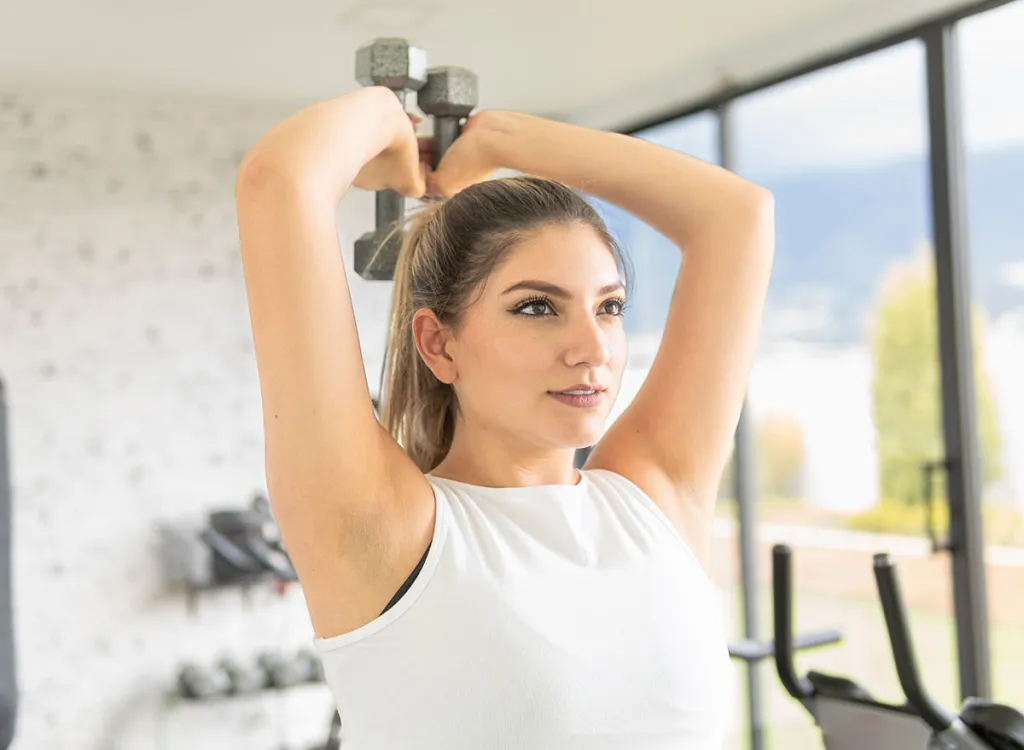 Phụ nữ trên 40 tuổi cánh tay chảy xệ hãy tập 4 bài này: Cơ bắp săn chắc, thon gọn không ngờ- Ảnh 2.
