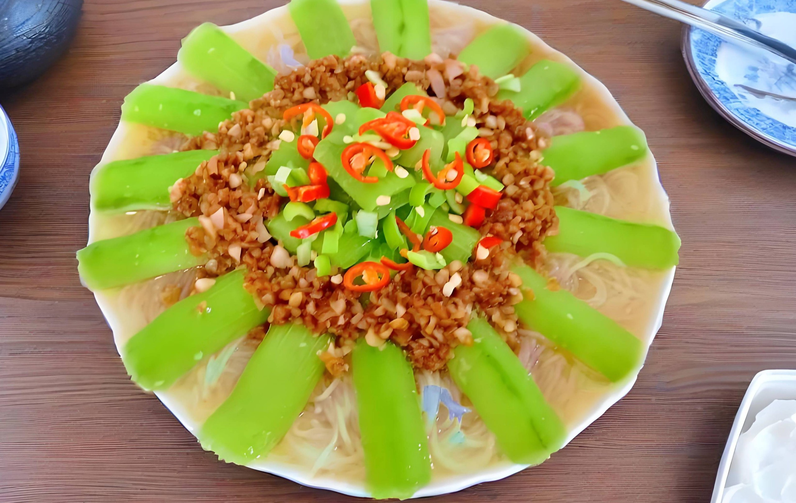 Đừng để cái nóng bức bối làm hỏng khẩu vị: 4 loại rau "vàng" tháng 7 giúp giải nhiệt, ngon miệng, tốt cho sức khỏe - Ảnh 6. Đừng để cái nóng bức bối làm hỏng khẩu vị: 4 loại rau "vàng" tháng 7 giúp giải nhiệt, ngon miệng, tốt cho sức khỏe - Ảnh 6.