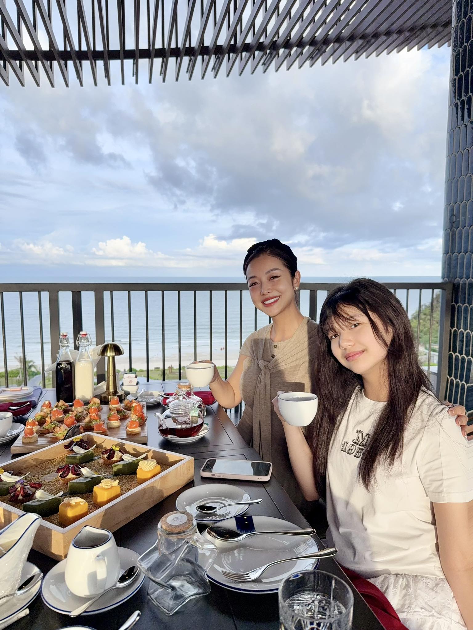 Ái nữ nhà Jennifer Phạm gây sốt ở tuổi 11: Được khen xinh đẹp như hoa hậu, nhìn phong cách đúng chuẩn "tiểu thư nhà giàu"- Ảnh 1. Ái nữ nhà Jennifer Phạm gây sốt ở tuổi 11: Được khen xinh đẹp như hoa hậu, nhìn phong cách đúng chuẩn "tiểu thư nhà giàu"- Ảnh 1.