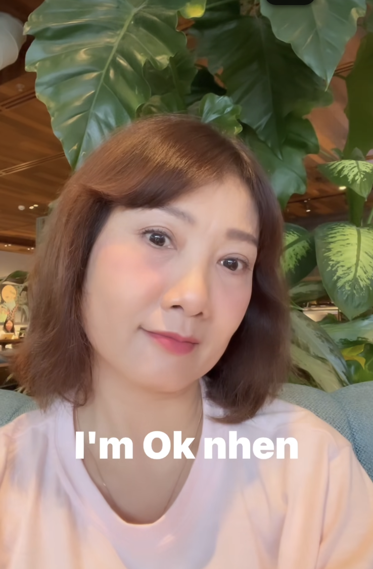 Nghệ sĩ Mỹ Uyên gây sốc đăng ảnh khoá môi cô gái lạ mặt - Ảnh 3. Nghệ sĩ Mỹ Uyên gây sốc đăng ảnh khoá môi cô gái lạ mặt - Ảnh 3.
