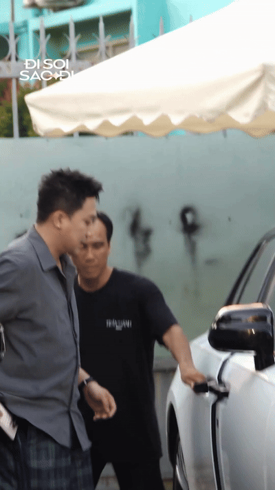 Bắt gặp Trấn Thành xuất hiện mệt mỏi, nhưng tài sản 30 tỷ ở giây thứ 4 mới gây bất ngờ! - Ảnh 2. Bắt gặp Trấn Thành xuất hiện mệt mỏi, nhưng tài sản 30 tỷ ở giây thứ 4 mới gây bất ngờ! - Ảnh 2.
