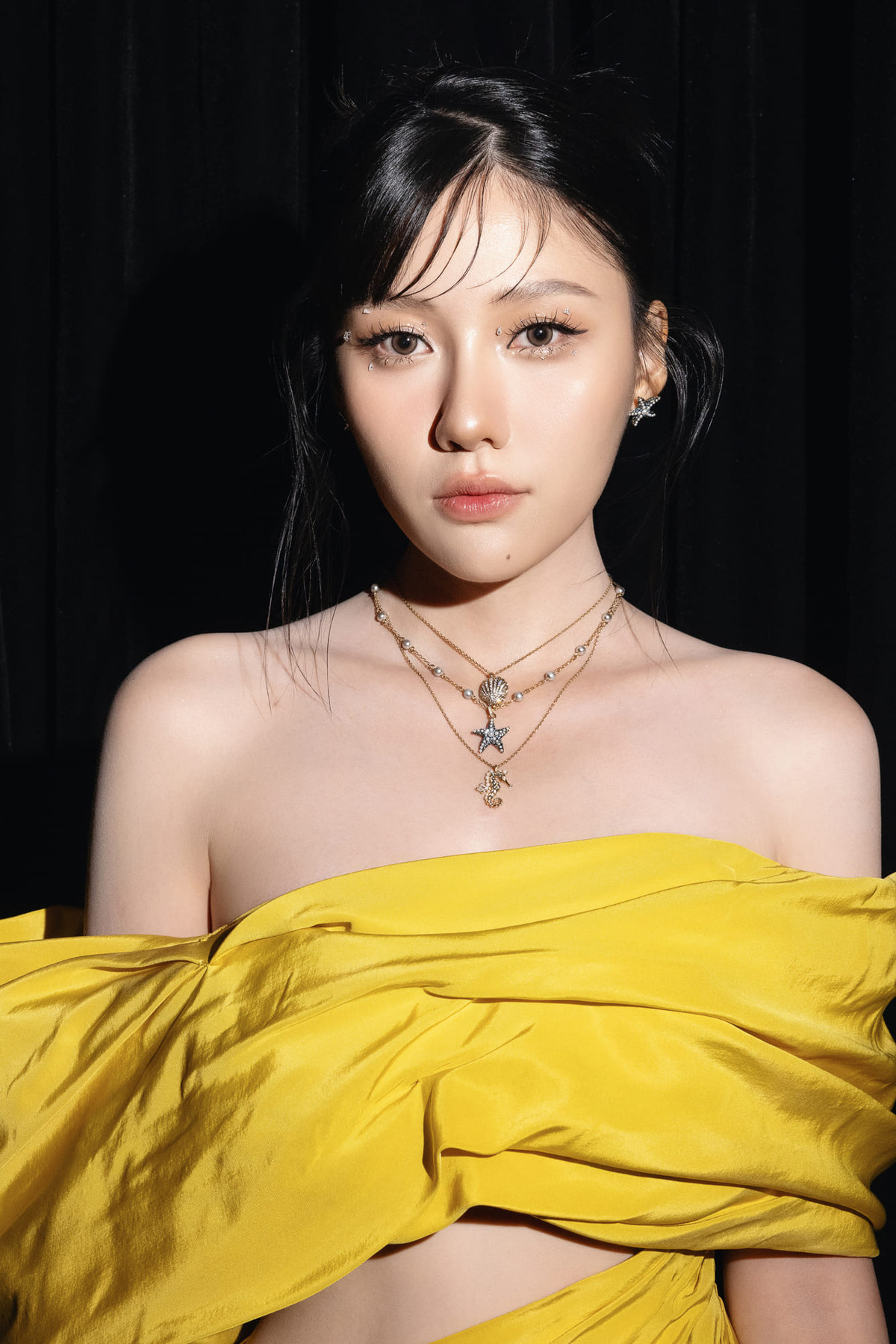 Mỹ nhân Việt đắt show nhất 2025: Nhan sắc lên hương dữ dội không hot mới lạ - Ảnh 7. Mỹ nhân Việt đắt show nhất 2025: Nhan sắc lên hương dữ dội không hot mới lạ - Ảnh 7.