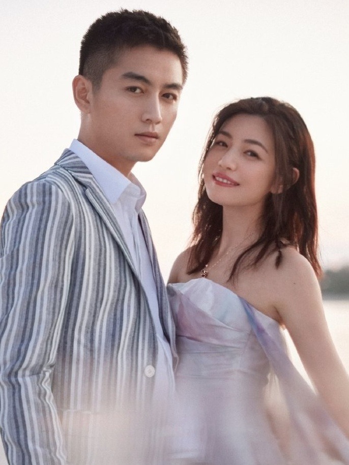 Lưu Diệc Phi - Trần Hiểu bị tố ngoại tình, giờ mới lòi Lưu Diệc Phi - Trần Hiểu bị tố ngoại tình, giờ mới lòi