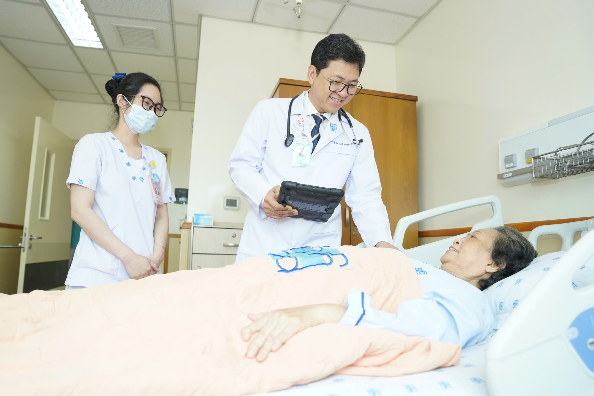 Khi nào người tham gia bảo hiểm y tế được hoàn tiền? - Ảnh 1. Khi nào người tham gia bảo hiểm y tế được hoàn tiền? - Ảnh 1.