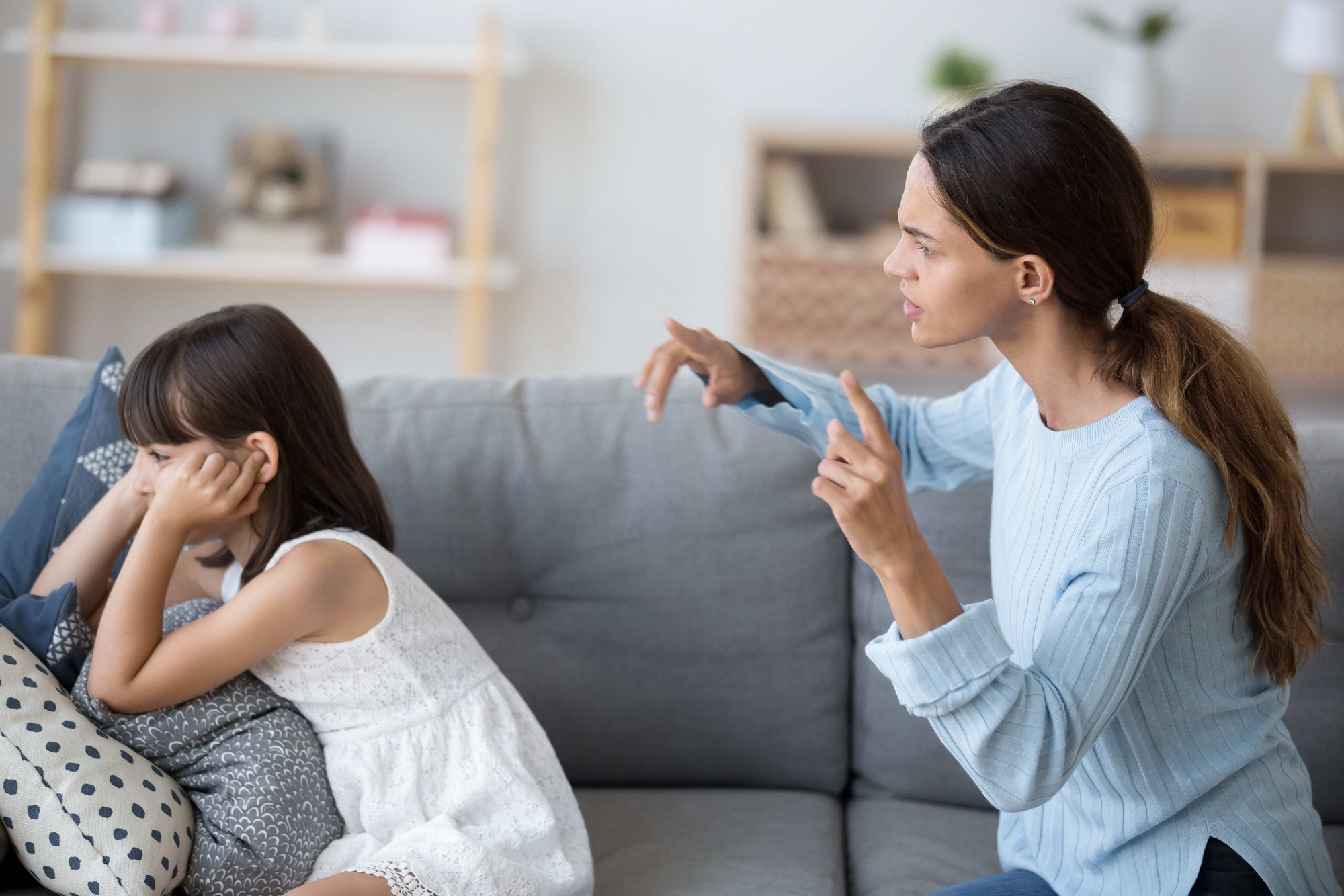 Tính cách của 1 đứa trẻ thường xuyên bị la mắng, quát tháo, doạ nạt có thể trở nên TỆ đến mức nào?- Ảnh 2. Tính cách của 1 đứa trẻ thường xuyên bị la mắng, quát tháo, doạ nạt có thể trở nên TỆ đến mức nào?- Ảnh 2.