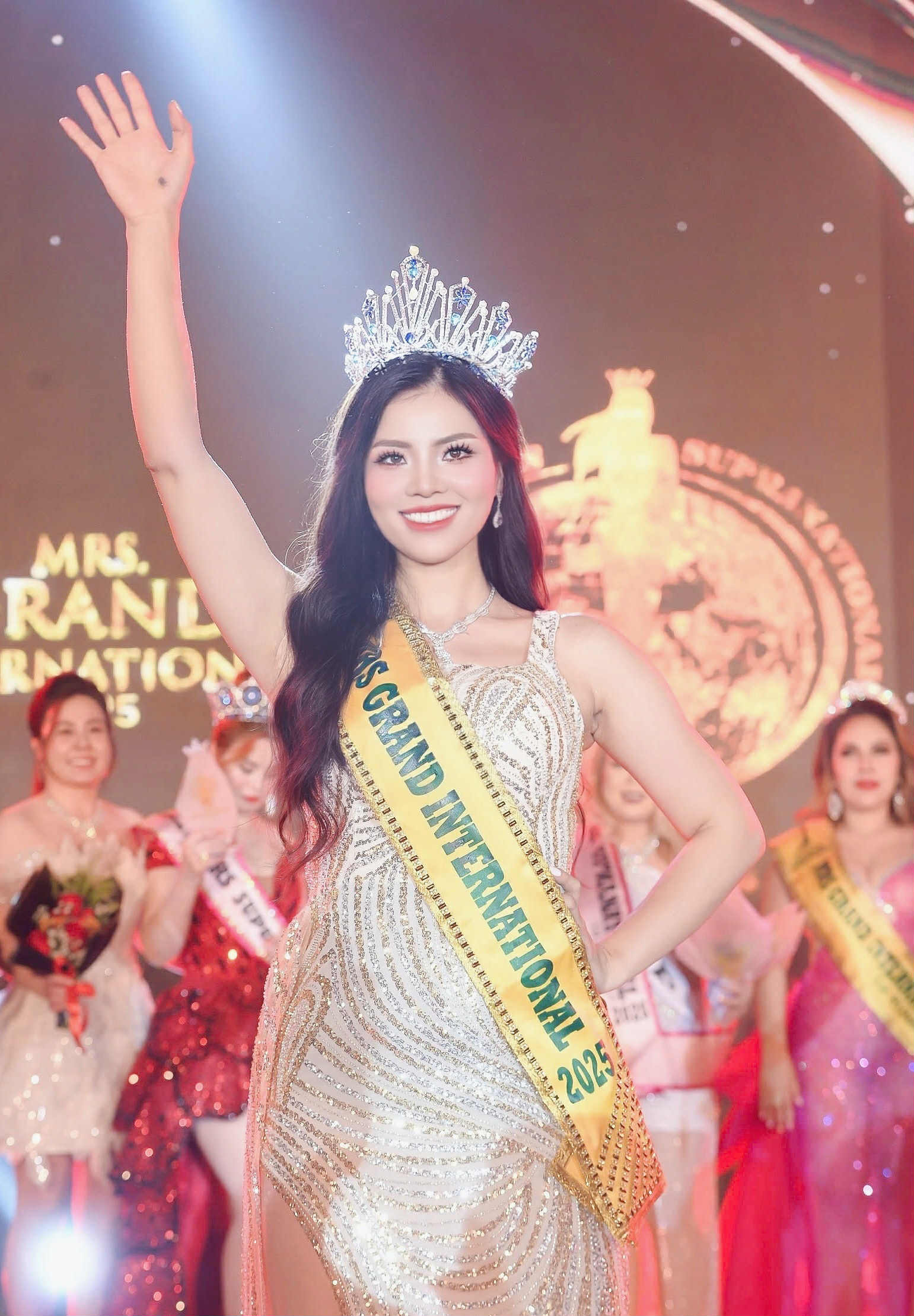 “Profile khủng” của Hoa hậu Nguyễn Thị Thưa Mrs Grand International 2025 - Ảnh 2. “Profile khủng” của Hoa hậu Nguyễn Thị Thưa Mrs Grand International 2025 - Ảnh 2.