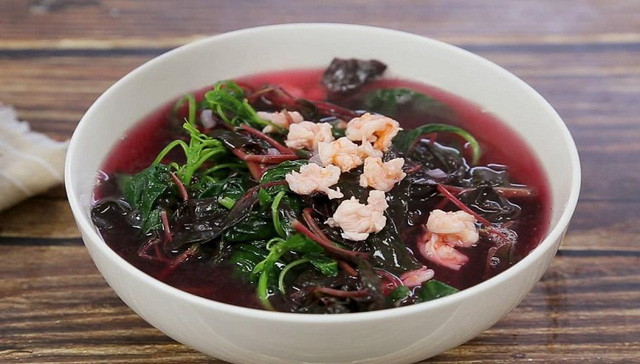 Loại rau "rẻ bèo" ở chợ Việt nhưng giàu dinh dưỡng đáng kinh ngạc: Axit folic gấp 46 lần dưa chuột, canxi gấp 3 lần rau bina - Ảnh 1. Loại rau "rẻ bèo" ở chợ Việt nhưng giàu dinh dưỡng đáng kinh ngạc: Axit folic gấp 46 lần dưa chuột, canxi gấp 3 lần rau bina - Ảnh 1.