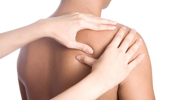 Vợ xoa bóp 1 vị trí khiến chồng phải nhập viện cấp cứu gấp: Bác sĩ nói "rất nguy hiểm… phải bỏ ngay" - Ảnh 3. Vợ xoa bóp 1 vị trí khiến chồng phải nhập viện cấp cứu gấp: Bác sĩ nói "rất nguy hiểm… phải bỏ ngay" - Ảnh 3.
