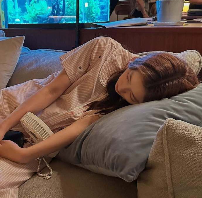Bẫy sức khỏe ngọt ngào: 7 dấu hiệu chỉ xuất hiện ở những người ăn thừa đường, đang “nuôi” nhiều bệnh- Ảnh 3. Bẫy sức khỏe ngọt ngào: 7 dấu hiệu chỉ xuất hiện ở những người ăn thừa đường, đang “nuôi” nhiều bệnh- Ảnh 3.