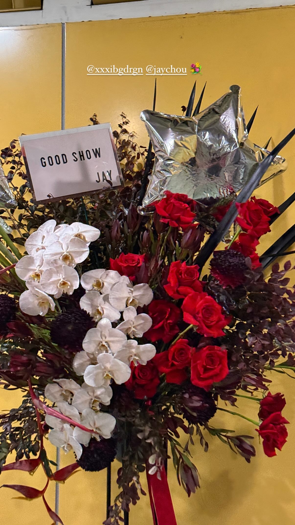 Đại hội sao tại concert G-Dragon: Bạn thân Lee Soo Hyuk bay đến tận nơi, Giả Tịnh Văn và bạn thân Từ Hy Viên bị &quot;ném đá&quot; chiêu trò - Ảnh 5.