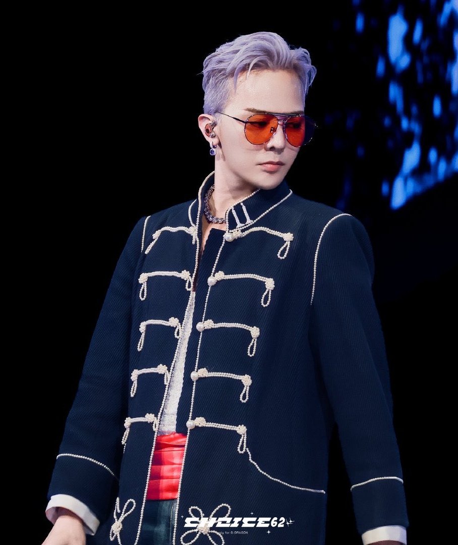 Đại hội sao tại concert G-Dragon: Bạn thân Lee Soo Hyuk bay đến tận nơi, Giả Tịnh Văn và bạn thân Từ Hy Viên bị &quot;ném đá&quot; chiêu trò - Ảnh 1.