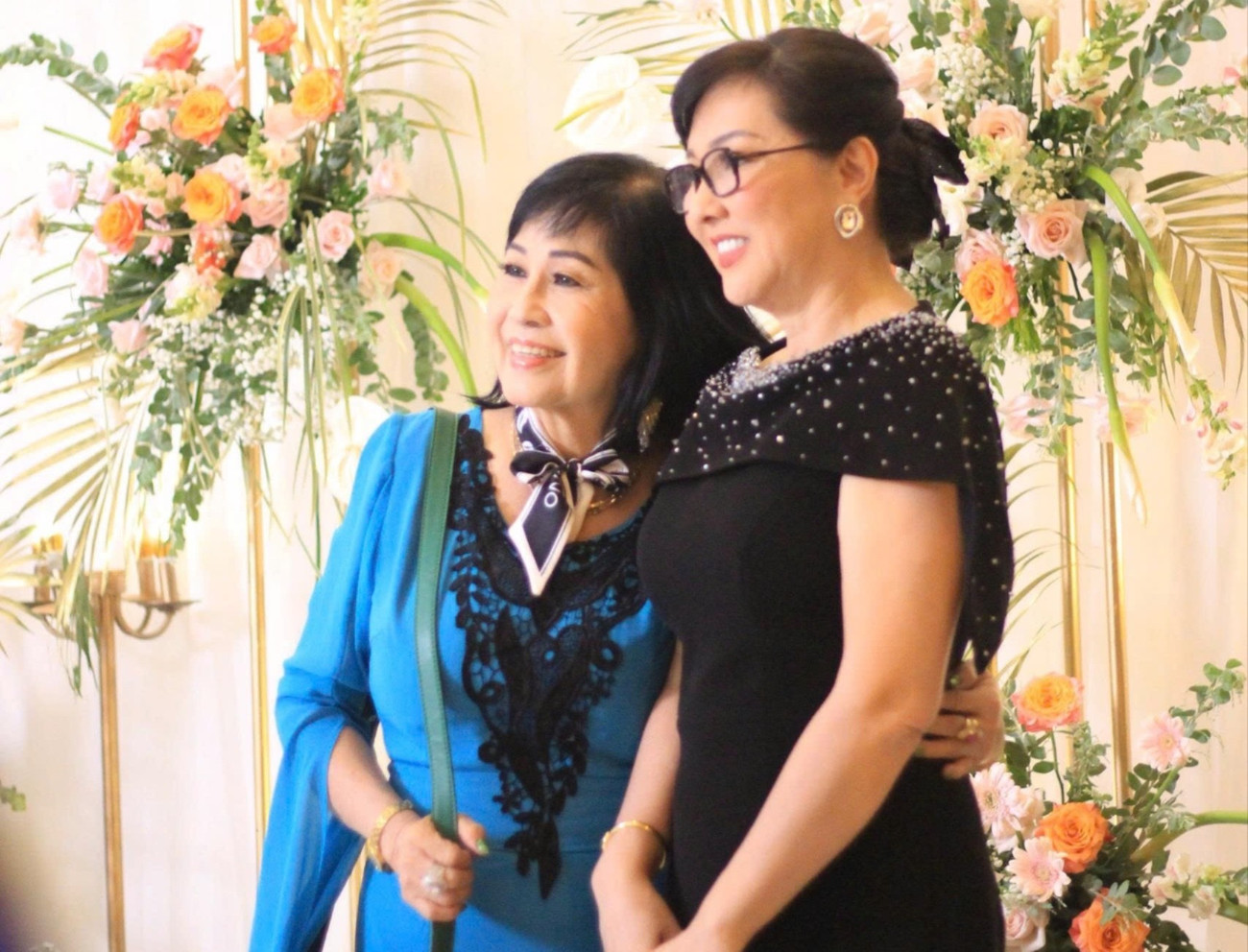 Hùng Thuận hứa yêu vợ trọn đời trong lễ cưới - Ảnh 4. Hùng Thuận hứa yêu vợ trọn đời trong lễ cưới - Ảnh 4.